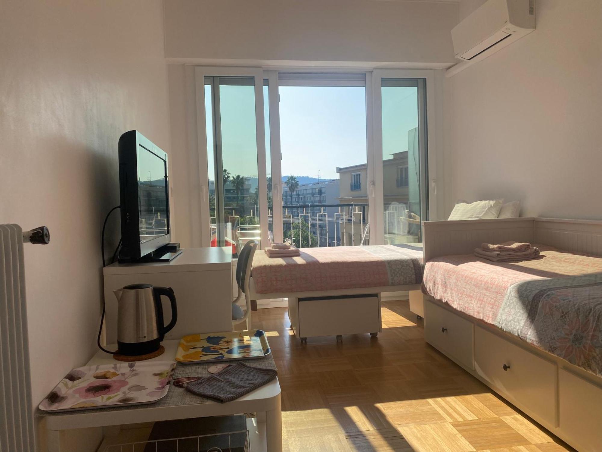 Mirela'S Private Room With Key, Ac, Lift & Balcony In The Center Of Nice On The Cote D'Azur Exterior photo