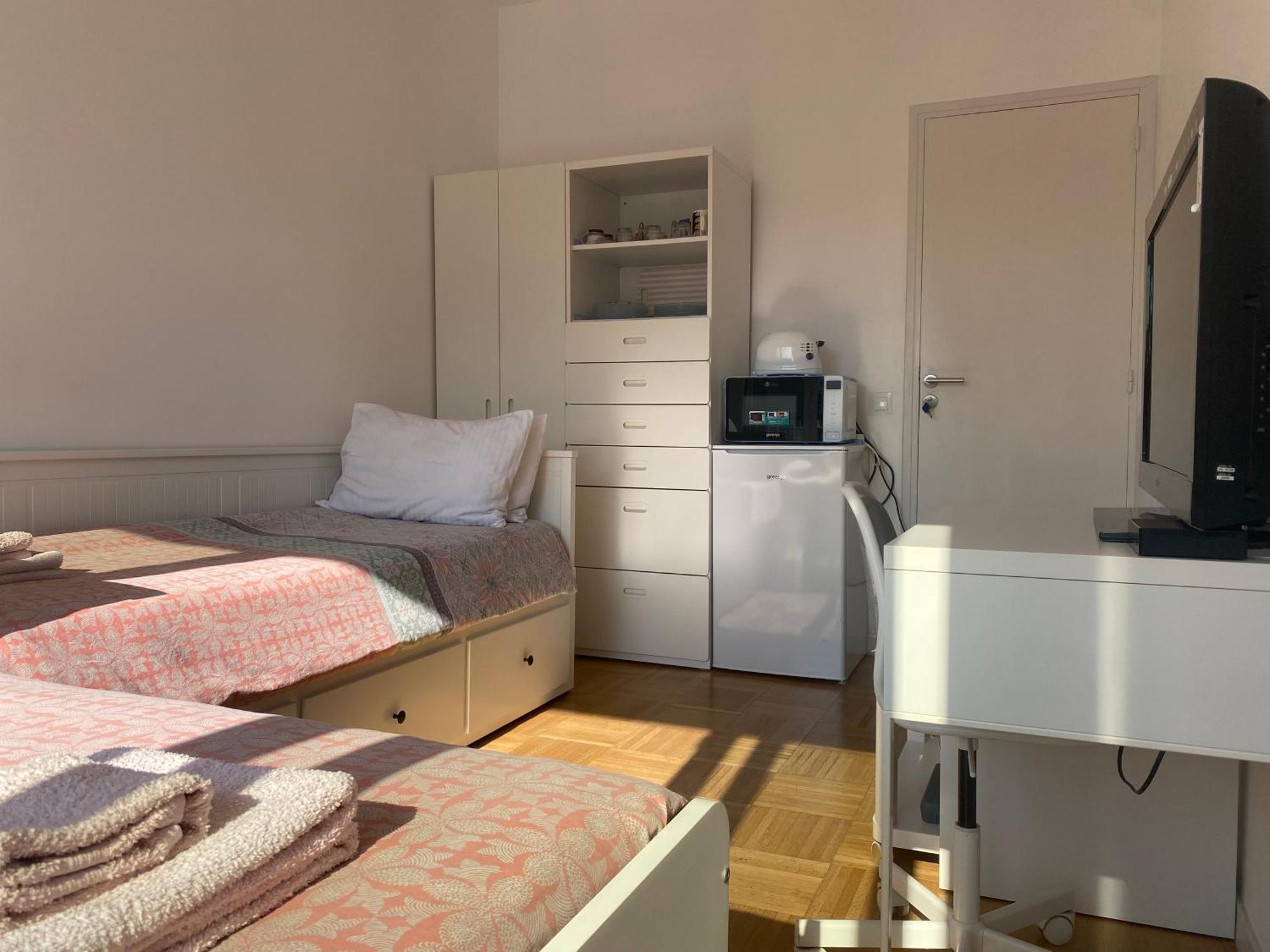 Mirela'S Private Room With Key, Ac, Lift & Balcony In The Center Of Nice On The Cote D'Azur Exterior photo